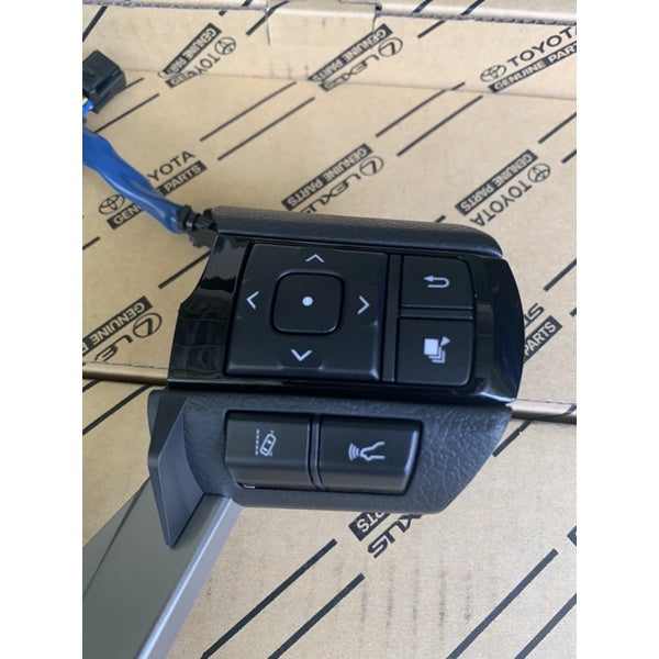 GENUINE TOYOTA HILUX STEERING WHEEL CONTROLS