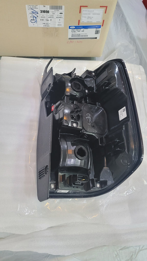 Genuine Ford Next Gen Ranger 2023-2025 Rear Light Unit WITH BLIS  ( BLIND SPOT SENSOR) FOGLIGHT VERSION!