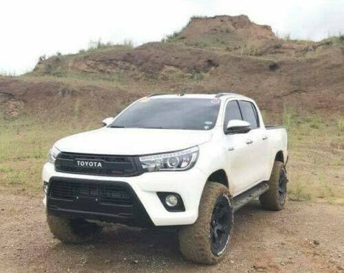 TOYOTA HILUX GRILL 2015-2018