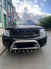 Load image into Gallery viewer, NISSAN NAVARA D40 FACELIFT COMPLETE GRILL BLACK LOGO