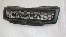 Load image into Gallery viewer, NISSAN NAVARA D40 FACELIFT COMPLETE GRILL BLACK LOGO