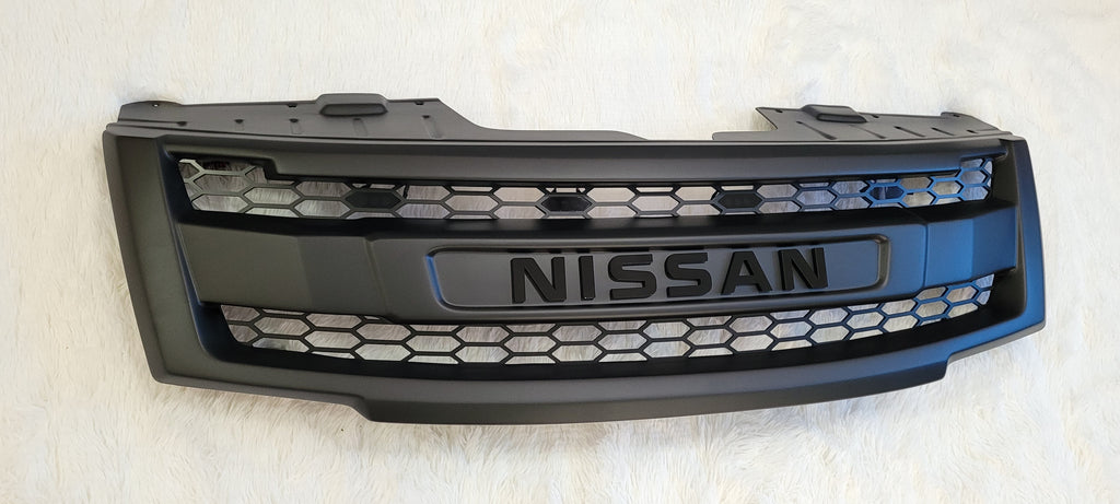 NISSAN NAVARA D40 PATHFINDER/ FACELIFT COMPLETE V2 GRILL BLACK LOGO 2010-2015