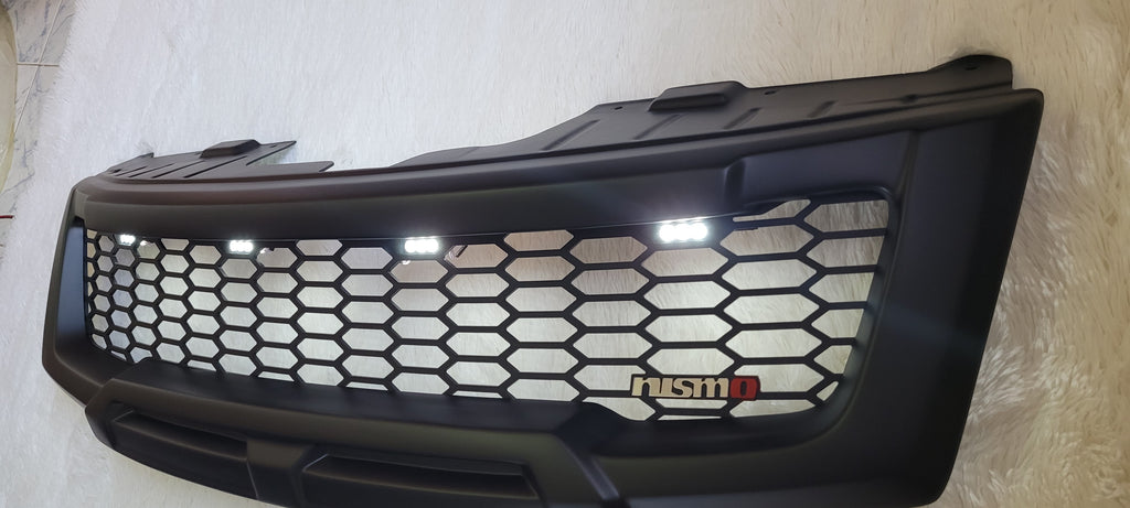 NISSAN NAVARA D40 FACELIFT COMPLETE GRILL WHITE LEDS 2010-2015