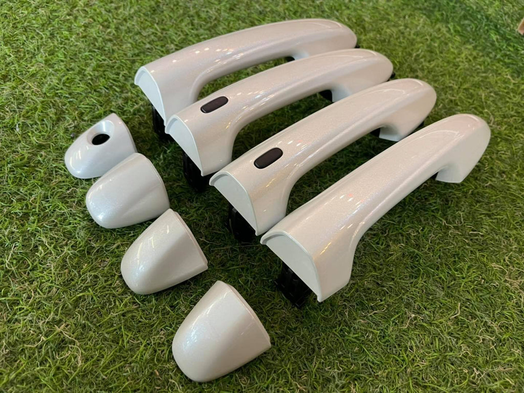 TOYOTA HILUX  DOOR HANDLE SET WHITE