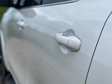 Load image into Gallery viewer, TOYOTA HILUX  DOOR HANDLE SET WHITE