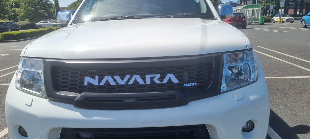 NISSAN NAVARA D40 FACELIFT COMPLETE GRILL WHITE