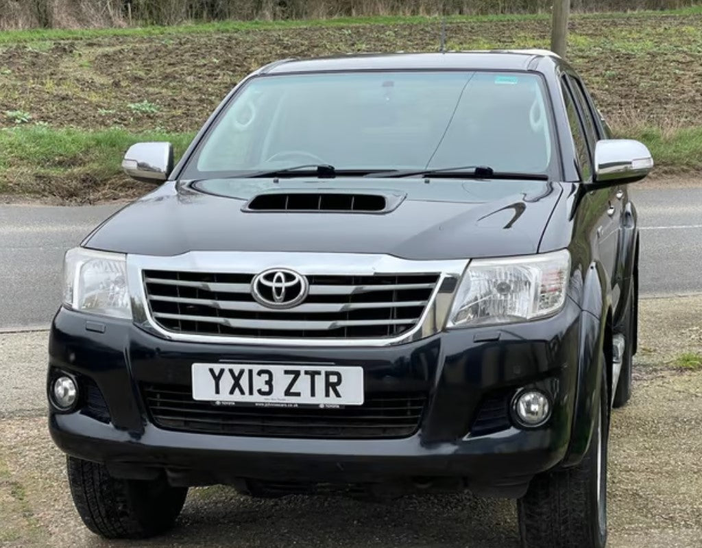 TOYOTA HILUX  FULL GRILL 2012-2014 MK7 SILVER LOGO AMBER LED'S