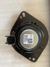 Load image into Gallery viewer, Ford Range Genuine Central Speaker Set PLUG/PLAY RANGER 23-25