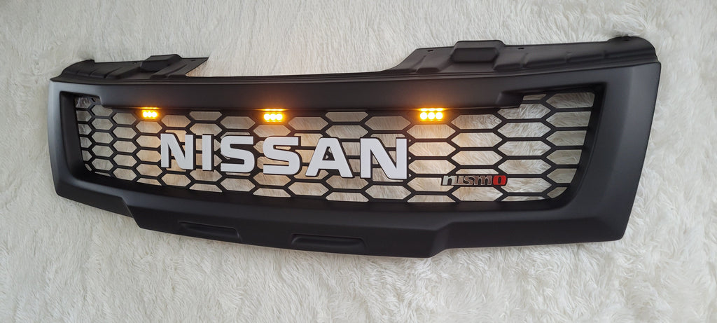 NISSAN NAVARA D40 2005-2010 GRILL WHITE NISSAN V2