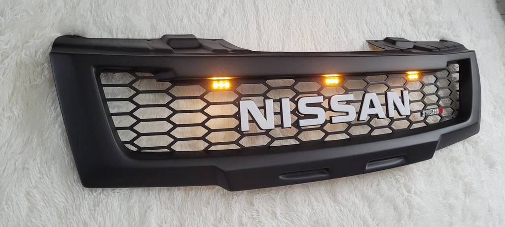 NISSAN NAVARA D40 2005-2010 GRILL WHITE NISSAN V2